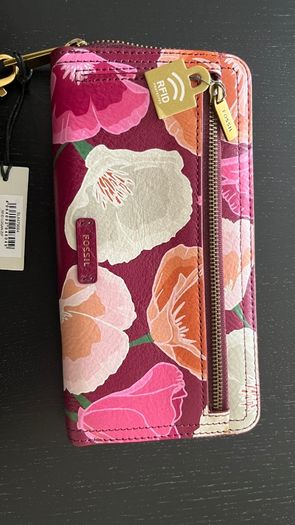 Fossil Real leather Wallet Brand New