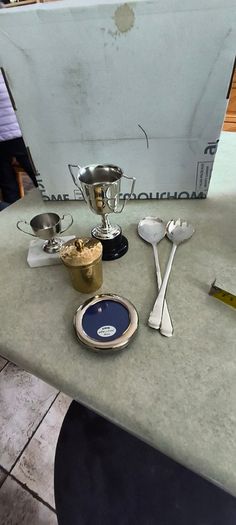5 diffierent items- Service spon and fork silver plated 20.00 euro. Vintage,  silver plated, collection frame,, excellent condition. 12.00 euro. Brass Gold Tone Metal Round Made in India-7.5cm-Vintage Trinket/Jewellery Box keepsake box, jewelry box, trink