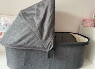 Uppababy Vista V2 Carrycot Greyson