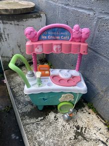 ice cream cart