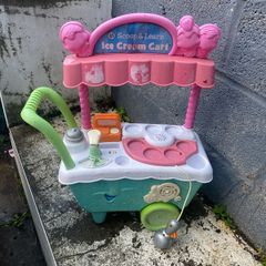 ice cream cart
