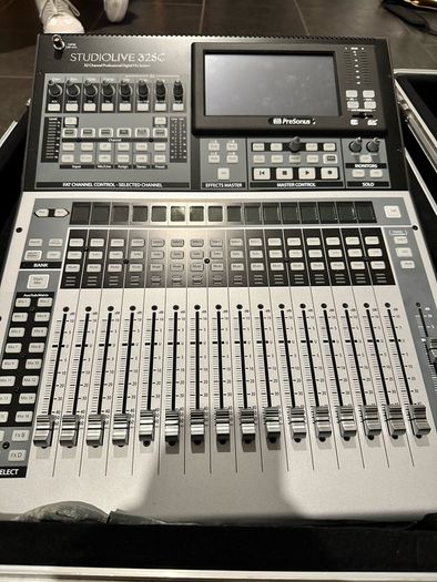 Presonus Studiolive 32SC: 32 Channel Digital Mixer