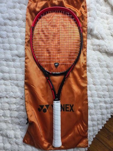 Yonex VCore SV 100