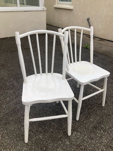 Traditional kitchen chairs