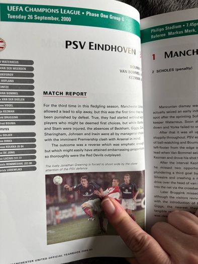 Manchester United Official Yearbook 2001