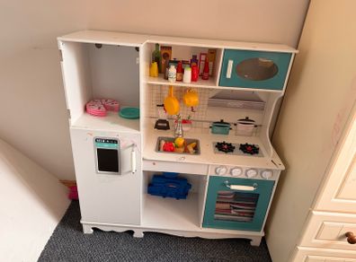 play kitchen