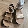 wedge sandals size 4 Image 5