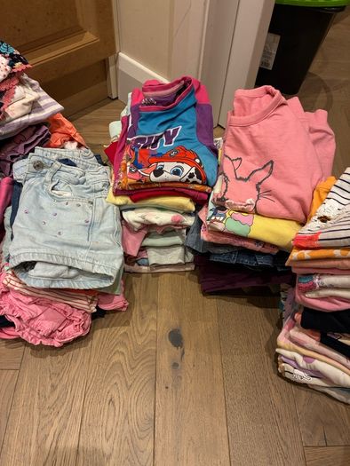 Girls bundle (250 items)