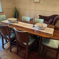 Antique Style Extendable Table & 6 Chairs