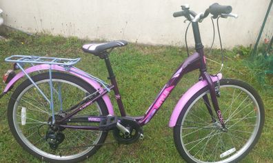 Girls bike
