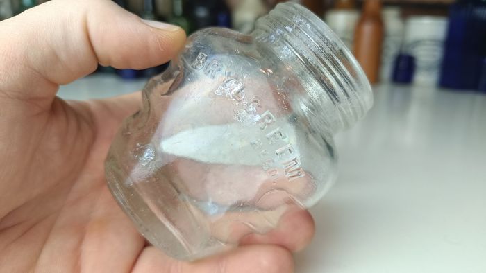 498 - Set of 2 Vintage Clear Glass Screw Cork Top Collectible Decorative BrylCreem Jars