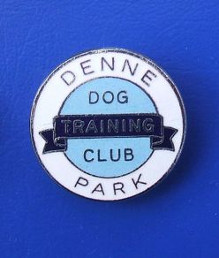 DENNE PARK DOG TRAINING CLUB (East Sussex) - membership badge (1970's). A scarce badge.