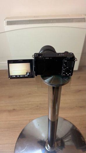 Sony ZV-E10 - Mirrorless Camera