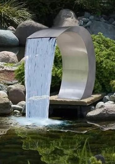 Water feature and pump
