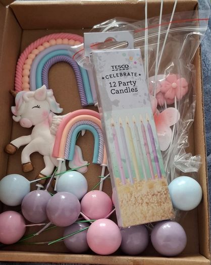 Unicorn cake topper