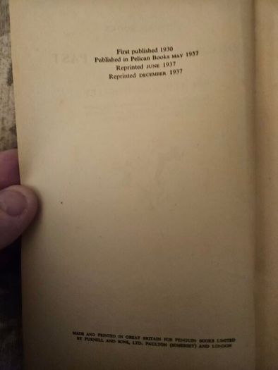 Digging Up The Past. By Sir Leonard Woolley. 32 Illustrations.  Paperback In Good Condition.  See Photos For Same.
