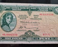 1971 Lady Lavery 1 pound banknote