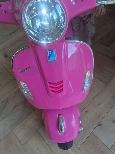 GTS Super Scooter 7.2V Lithium Electric Ride On Pink