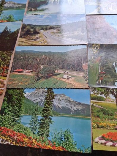 33 x USA And Canadian Mid Century Postcards
