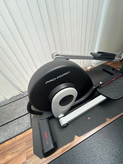 ProForm 450 LE Elliptical Cross Trainer