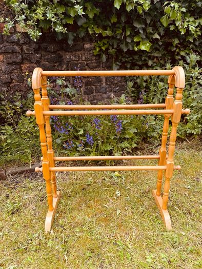 Vintage Pine Towel Rail Blanket Rail Freestanding Wooden Bathroom Rack 77cm