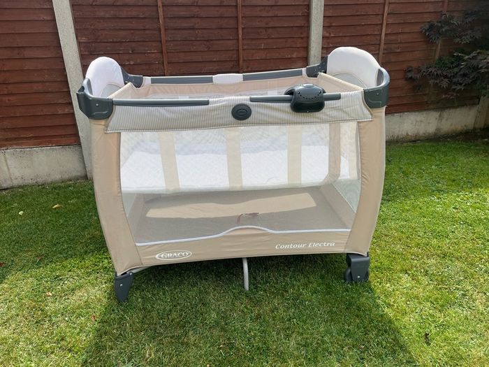Graco Contour Electra Travel Cot