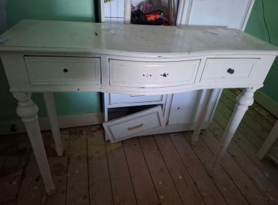dressing table
