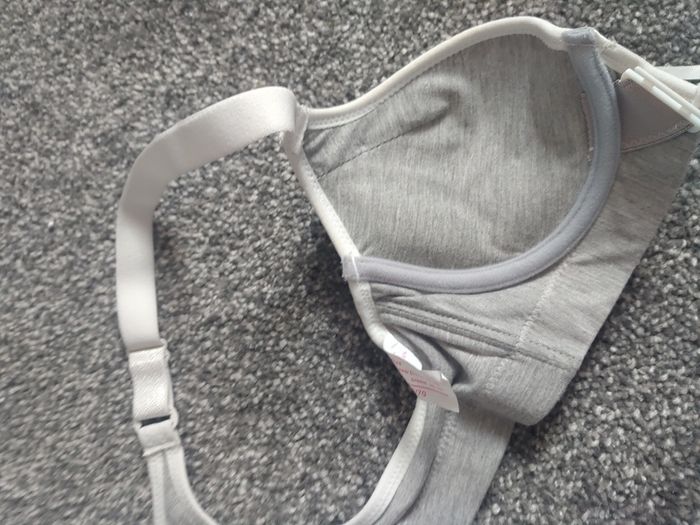 sport bra size 32a new