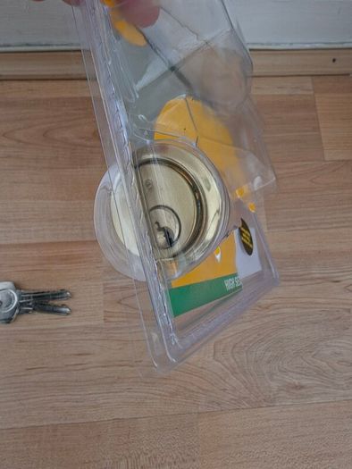 Yale Replacement Brass Rim Cylinder with 2 keys