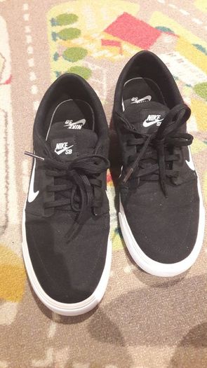Cheap original black Nike SB shoes