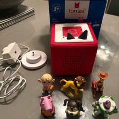Toniebox Starter Set Red Featuring Peppa Pig