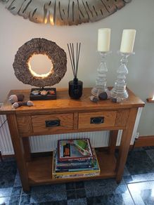 Solid Oak consol table Excellent condition