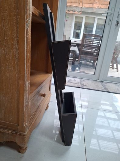 Free magazine / letter Holder