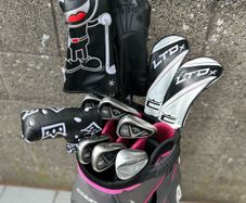 Full set of ladies golf clubs