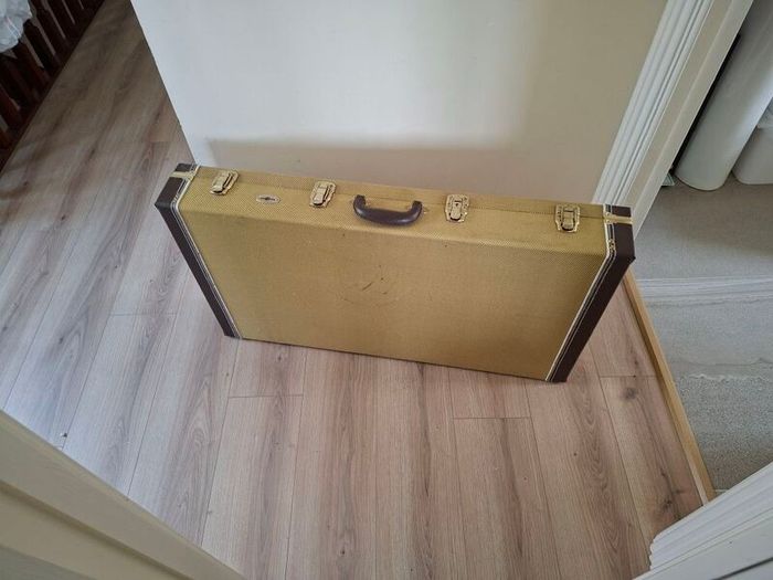 Vintage Tweed 8-Guitar Hard Case Gear4music Second Hand