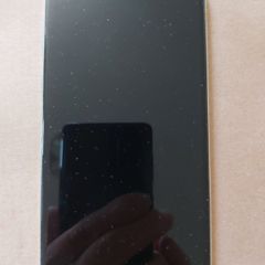 Samsung Galaxy S10e. Pin Locked, Front Glass of phone is fine, Back of phone has some cracks