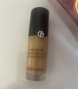Armani Luminous silk foundation