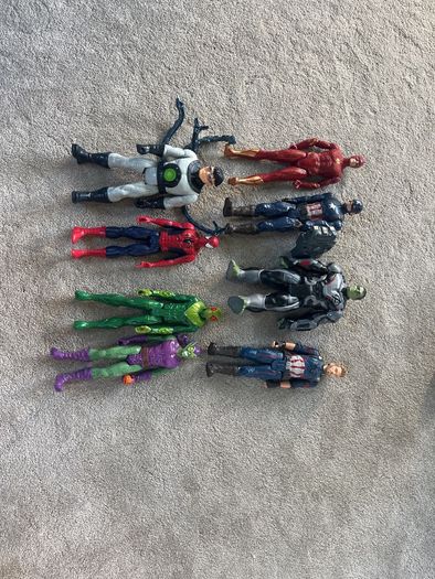 8 x Marvel Superhero and Villain figures