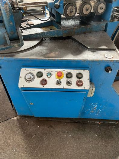 Sprio duct machine