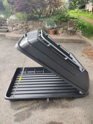 Large car roof box
