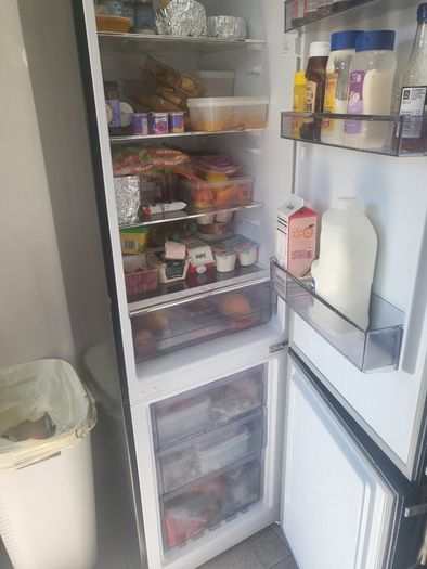 Clean fridge