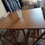table and chairs Image 3