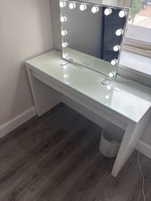 makeup desk with mirror