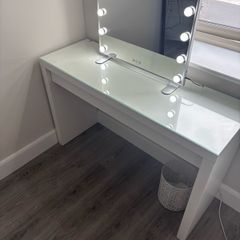 makeup desk with mirror