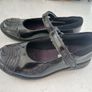 clarks girls patent leather shoes size 13.5 Image 3