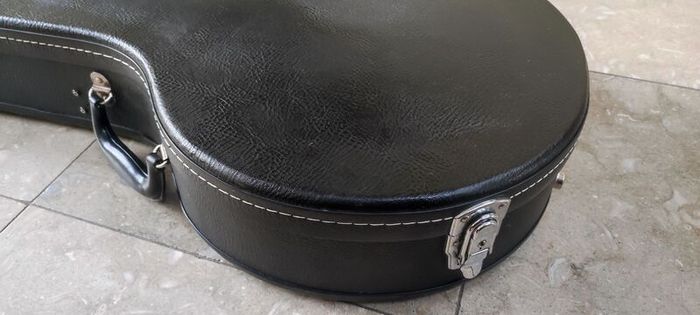 Banjo hard case gig bag - black (fits 19 fret banjos perfectly)