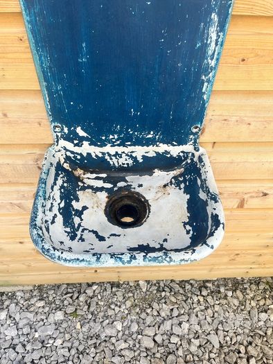 Antique Cast Iron Enamelled Water Fountain