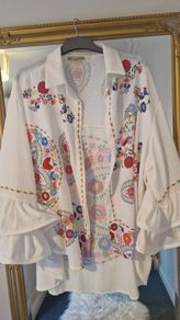 Absolutely stunning Italian blouse