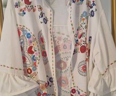 Absolutely stunning Italian blouse