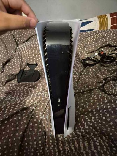 PS5 (825GB) No controller